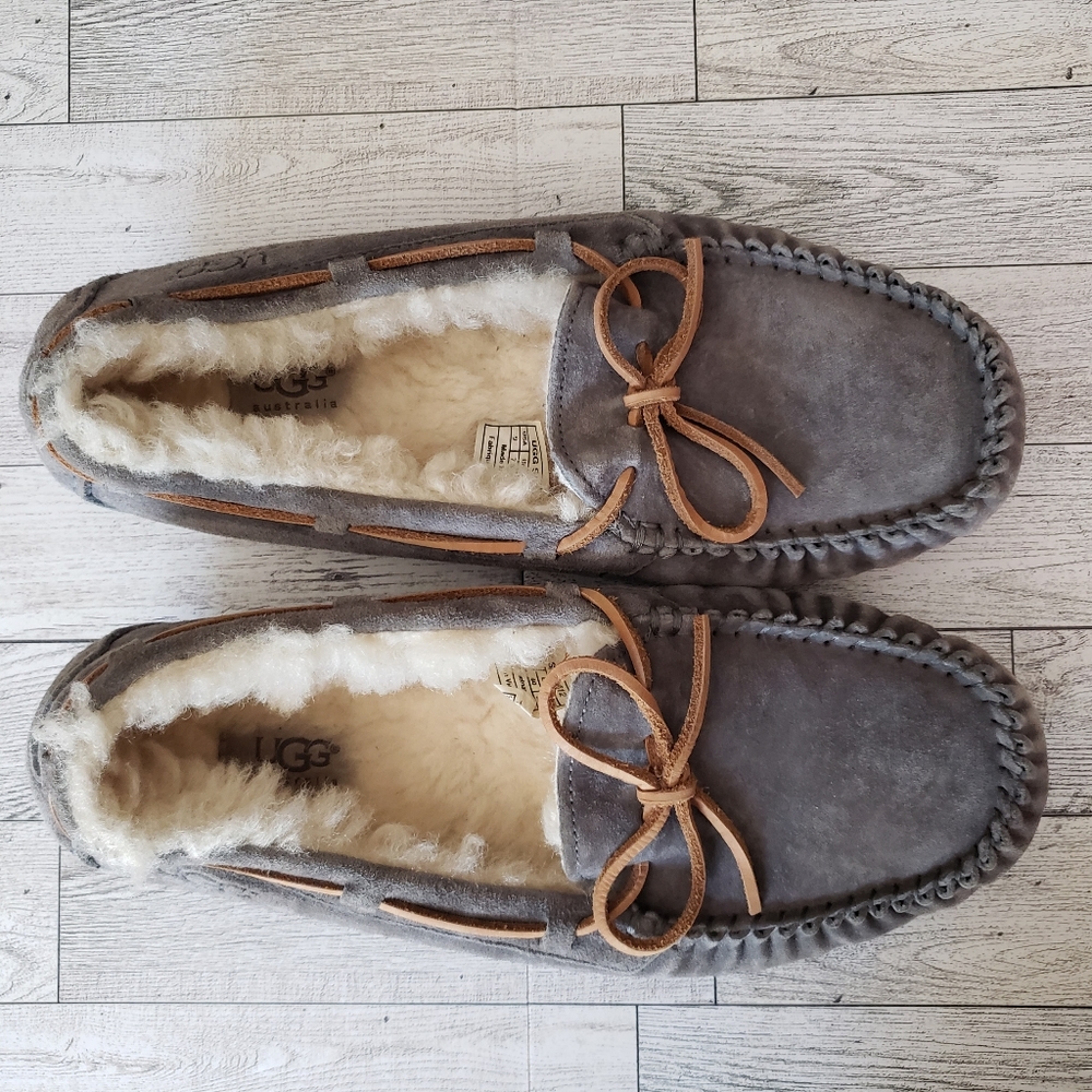 Ugg slippers Womens 9 - gray